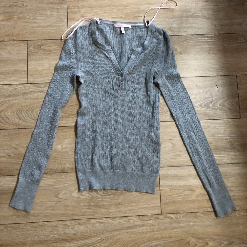Victoria's Secret Long sleeve Gray V neck button XS